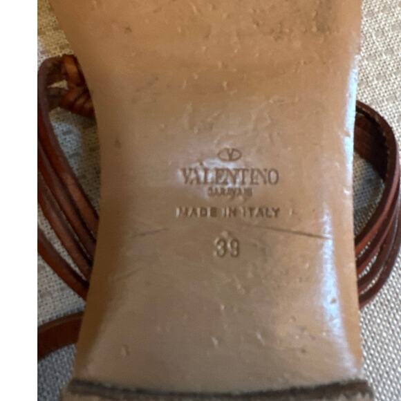 Valentino Garavani Tribal Scarab Flat Sandals size 39/ US 9 - Picture 6 of 8